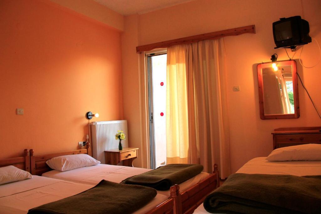 Hotel Galaxias Agioi Pandes Chambre photo